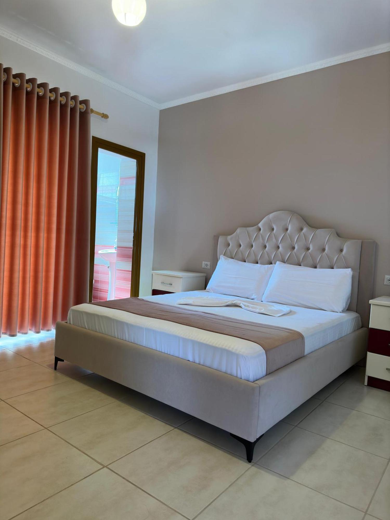Evelina Ernild Rooms Sarandë エクステリア 写真