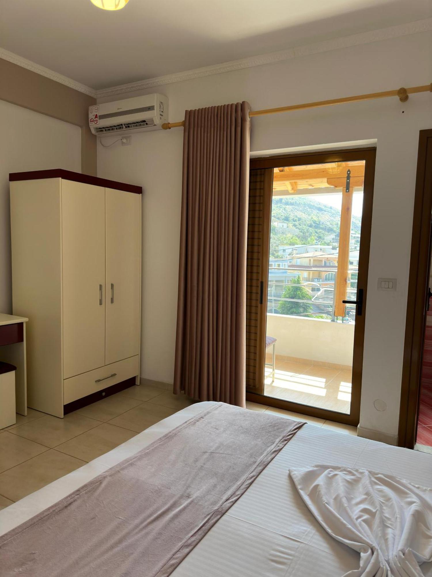 Evelina Ernild Rooms Sarandë エクステリア 写真